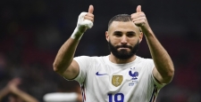 Fransız futbolcu Benzema, milli takım kariyerini noktaladı