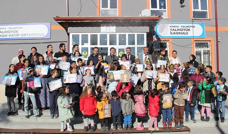 Yalıhüyük'te öğrencilerin karne sevinci